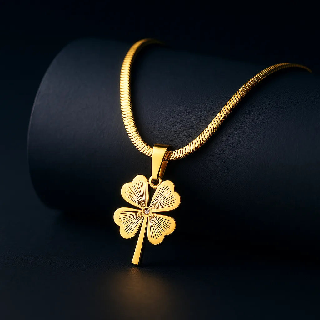 The "Fortuna" Lucky Clover Pendant Necklace