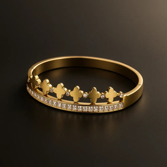 The "Reine" Clover Crown Bangle